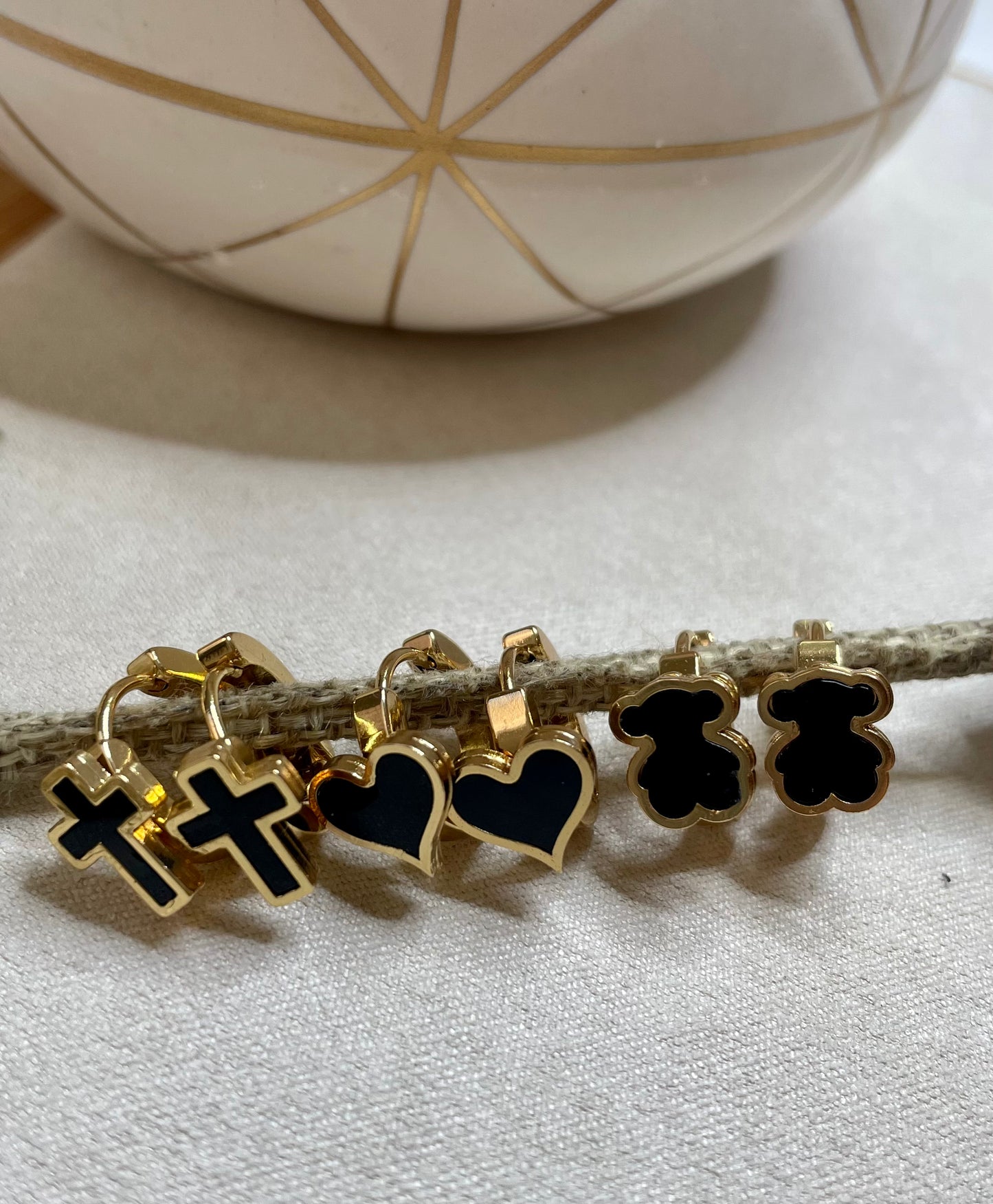 BLACK AND GOLD EARRING