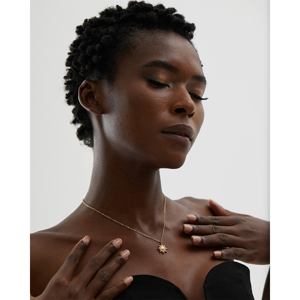 SUN PENDANT NECKLACE