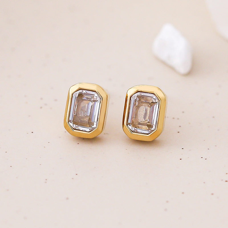 ZIRCONE STUD EARRING