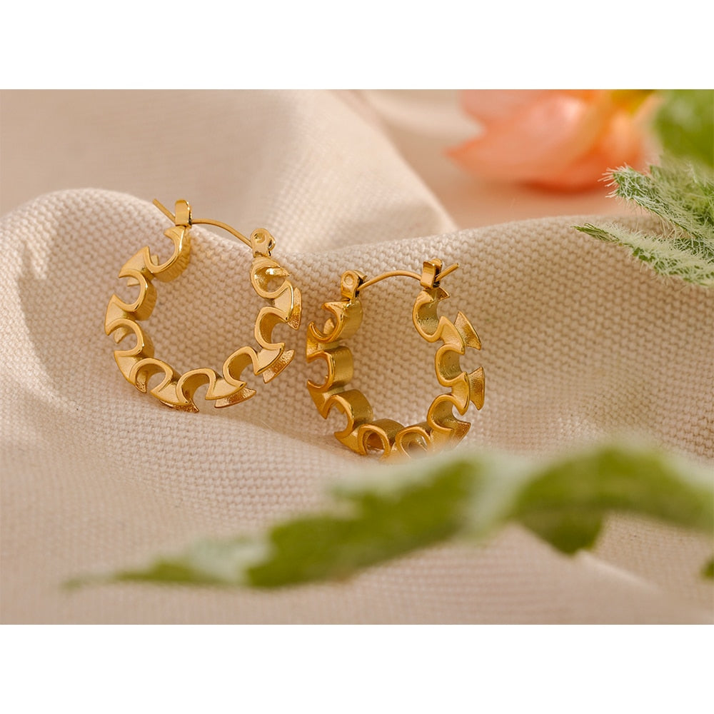 GOLDEN HOOP EARRING