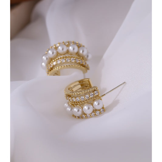 PEARL STUG EARRING